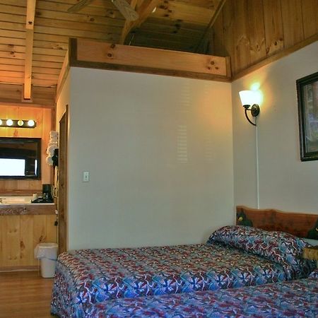 Black Bear Lodge Motel Slade Екстериор снимка